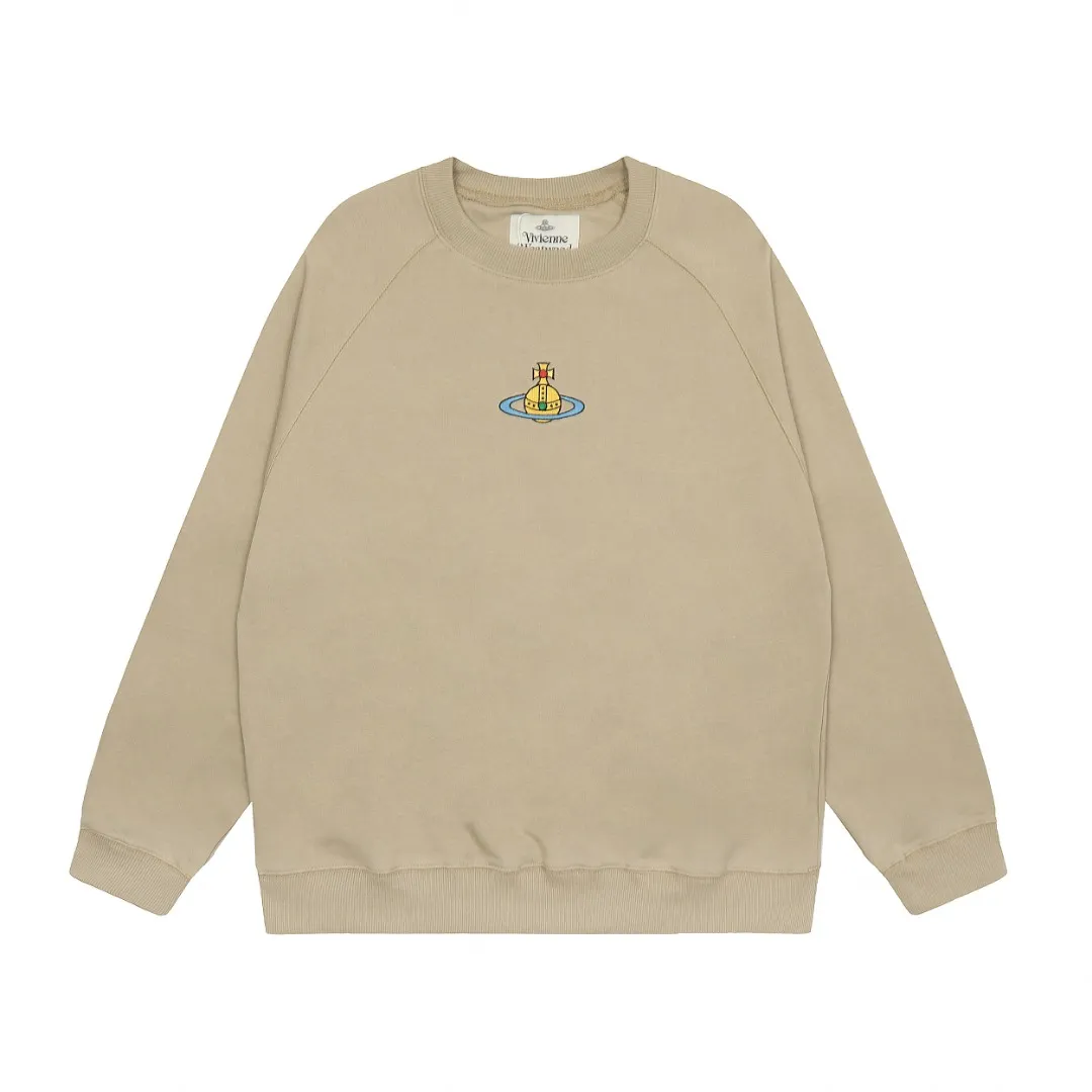 VIVI70# "Exclusive hot style" vivienne west wood West Queen Vivienne Saturn classic winning round neck sweatshirt 2024 top hot style No need to say more, directly open the details YB mold opening Correct overlock neckline details ⚠️The authentic product is the overlock threaded collar without a collar strip. Our family only makes the right version. We are careful to make sure that the first release of the Queen Mother on the whole network is correct. The full range of correct accessories and every detail is completely restored. Straight up to full Size: XS-L